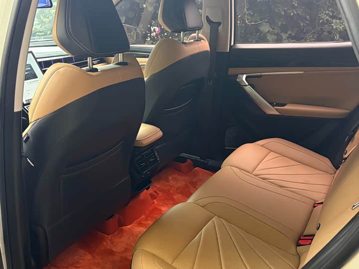 Geely Atlas L, 2023 — фото 3 из 9