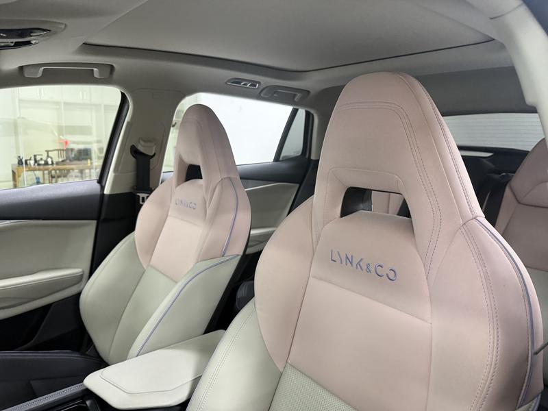 Lynk & Co 06 EM-P Hybrid, 2023 — фото 10 из 12