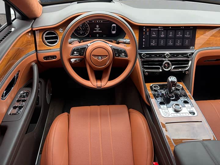 Bentley Flying Spur Hybrid, 2023 — фото 7 из 9