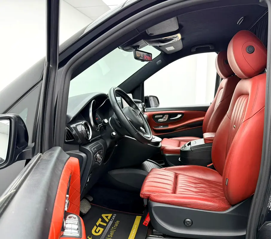 Mercedes-Benz V-Class, 2023 — фото 8 из 10