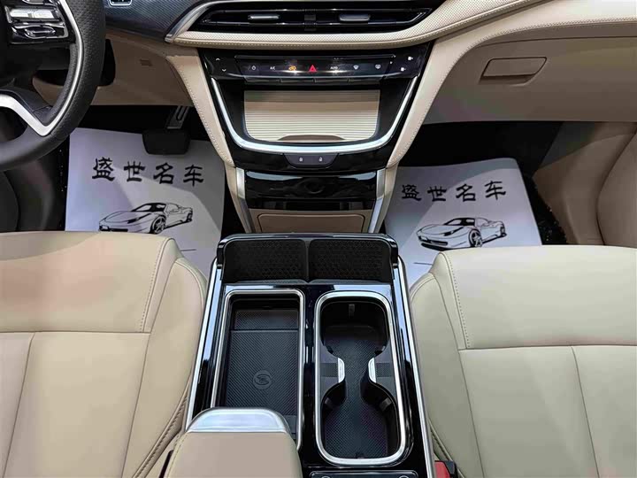 Buick GL8 Hybrid, 2025 — фото 9 из 9