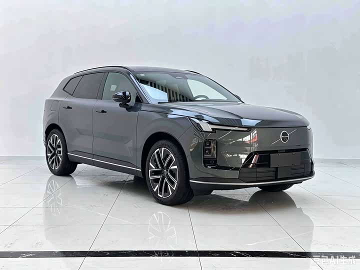 Volvo XC70 Hybrid, 2026 — фото 3 из 7