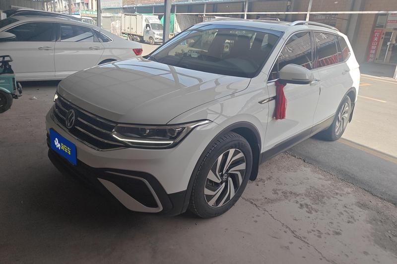 Volkswagen Tiguan L Pro, 2023 — купить в Санкт-Петербурге под ключ