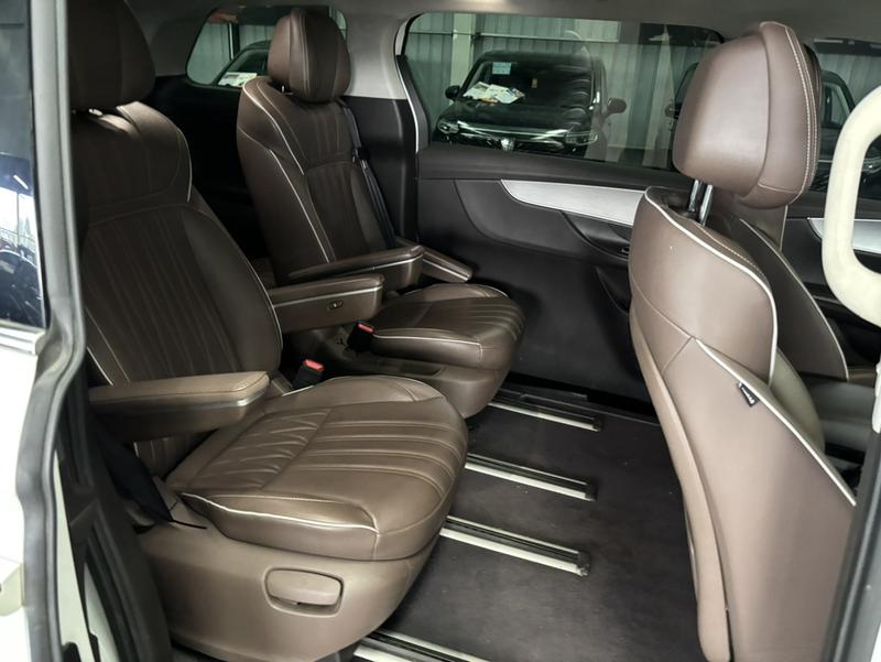 Roewe iMax 8, 2023 — фото 9 из 10