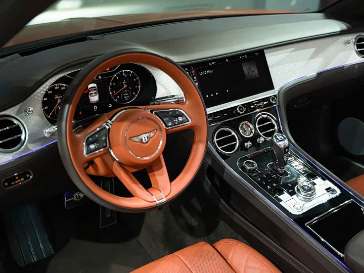Bentley Continental GT, 2022 — фото 6 из 9