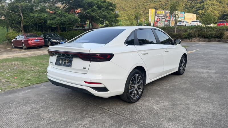 Geely Emgrand, 2023 — фото 7 из 12