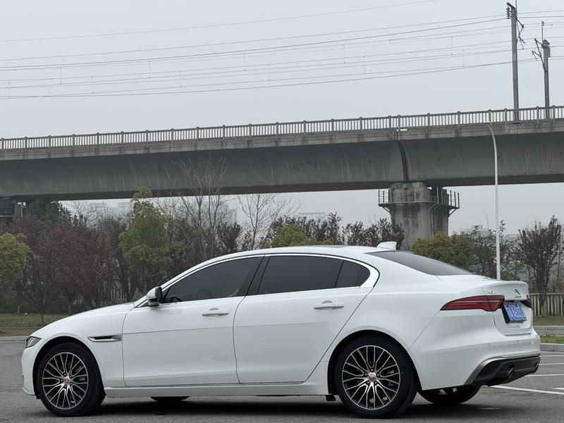 Jaguar XE L, 2022 — фото 4 из 12