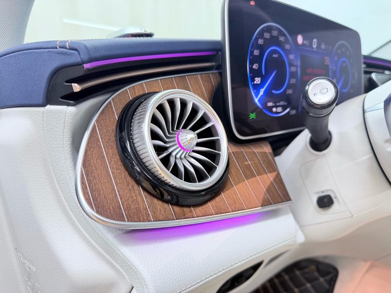Mercedes-Benz EQE SUV, 2023 — фото 11 из 12