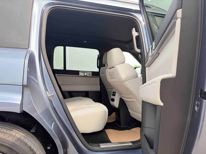 BYD FangChengBao Titanium 7 (Tai 7), 2025 — фото 8 из 9