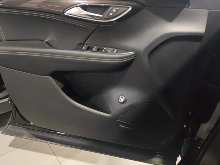 Buick Envision Plus, 2022 — фото 7 из 9