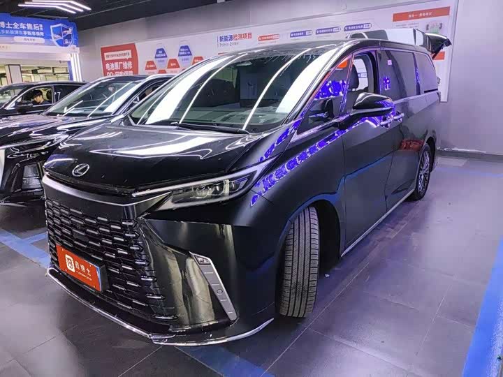 Lexus LM, 2025 — фото 3 из 9