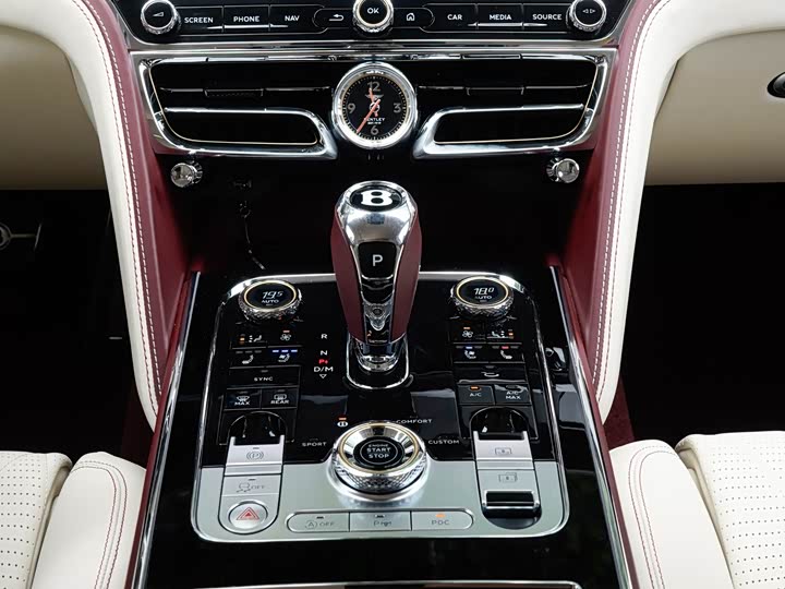 Bentley Flying Spur, 2023 — фото 7 из 9