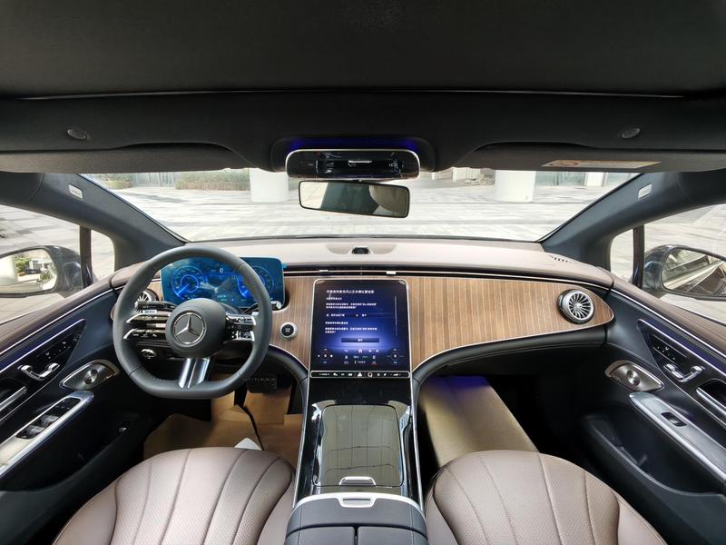 Mercedes-Benz EQE, 2025 — фото 10 из 12