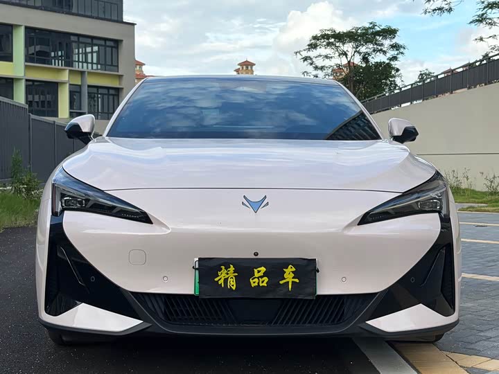 BAIC Arcfox Alpha S5, 2025 — фото 2 из 9