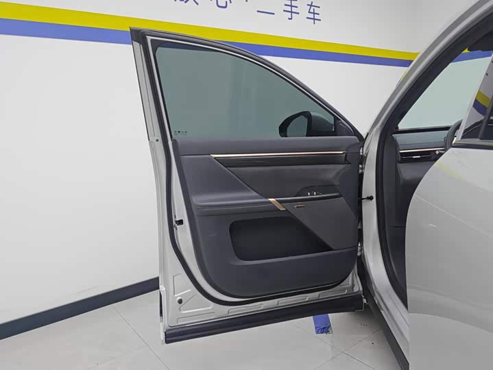 Dongfeng Yipai eπ 008, 2025 — фото 7 из 9