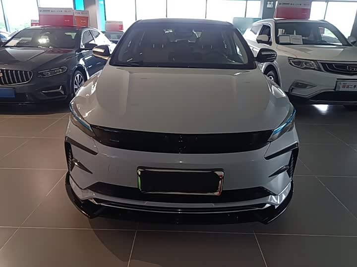 Geely Emgrand L Hi·P Hybrid, 2023 — фото 3 из 9