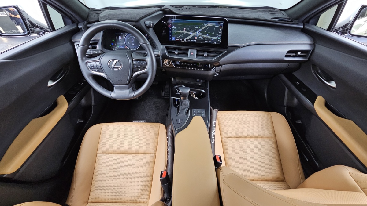 Lexus UX, 2022 — фото 6 из 12