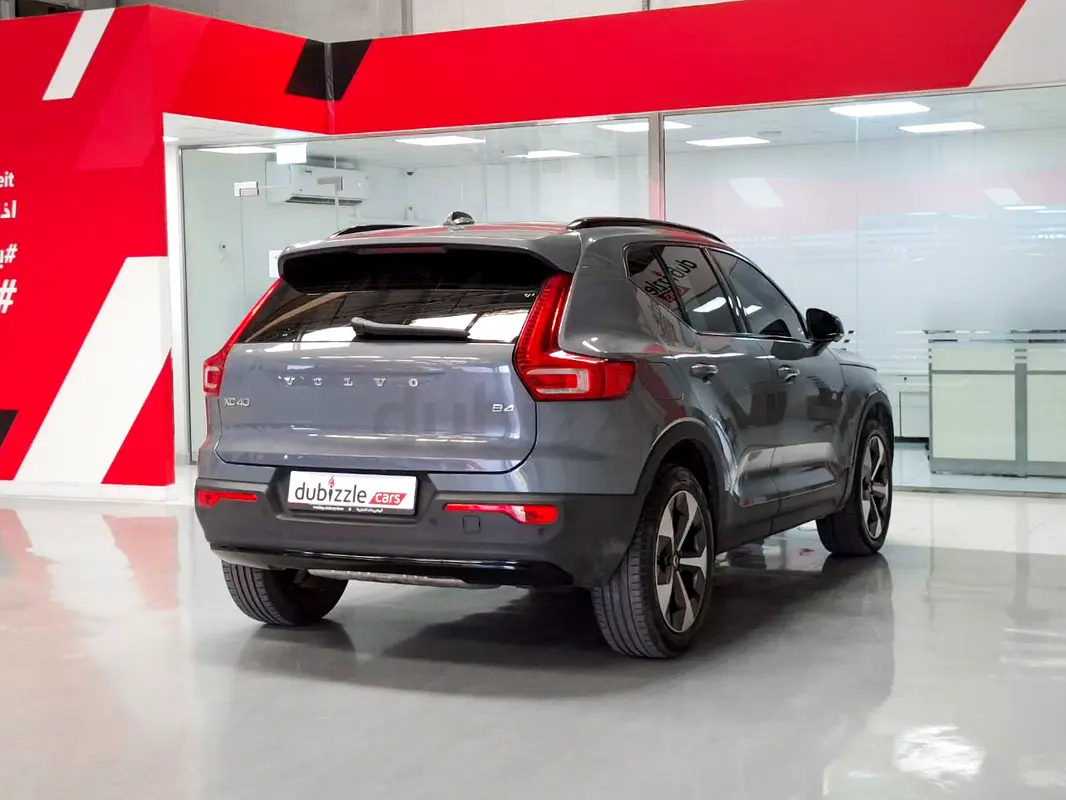Volvo XC40, 2023 — фото 6 из 10