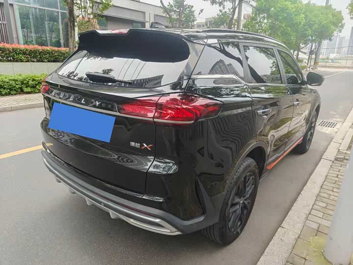 Geely Atlas, 2022 — фото 5 из 9