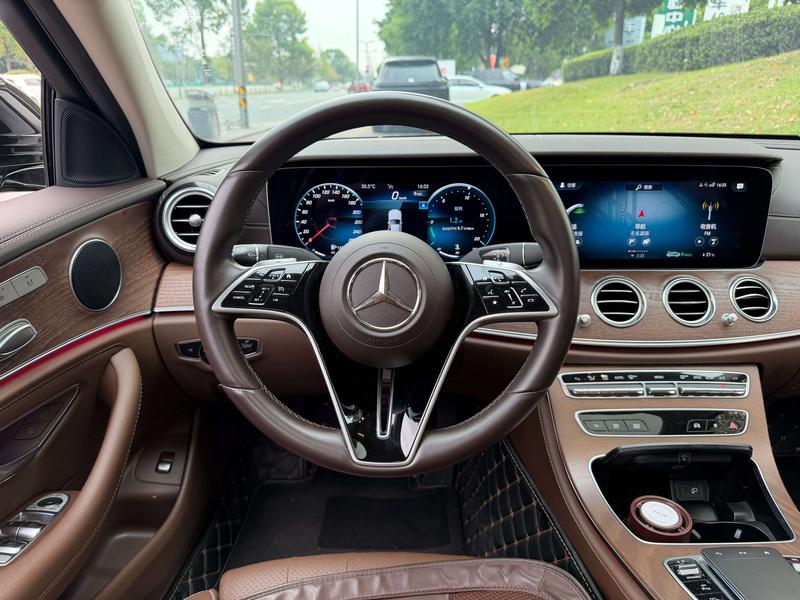Mercedes-Benz E-Class, 2022 — фото 7 из 12
