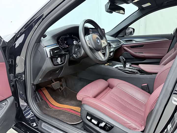 BMW 5 Series Hybrid, 2023 — фото 4 из 9