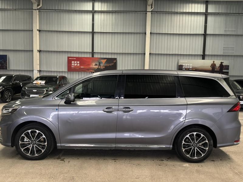 Roewe iMax 8, 2023 — фото 4 из 12