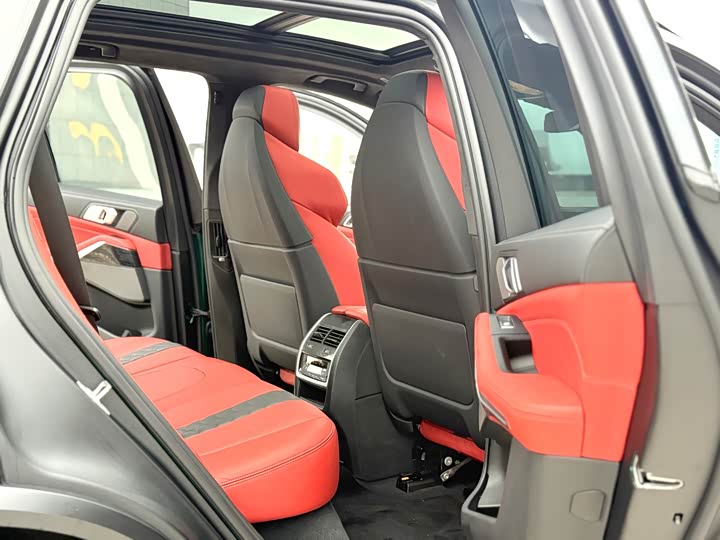 BMW X5 M, 2024 — фото 7 из 9