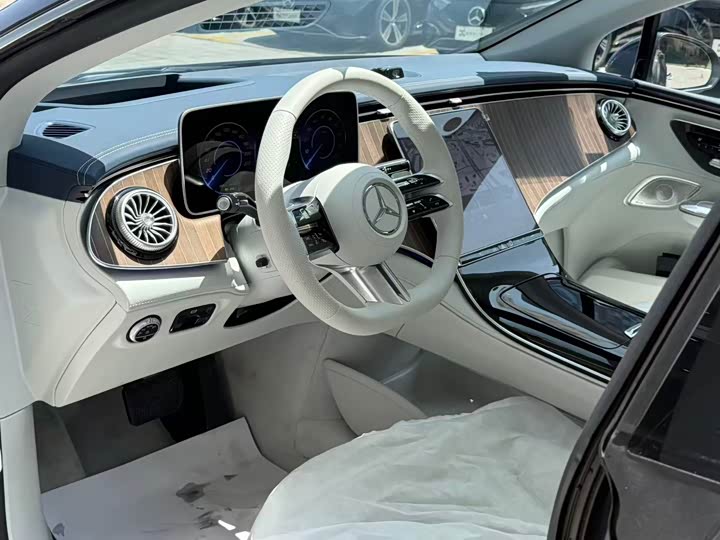 Mercedes-Benz EQE, 2025 — фото 3 из 9