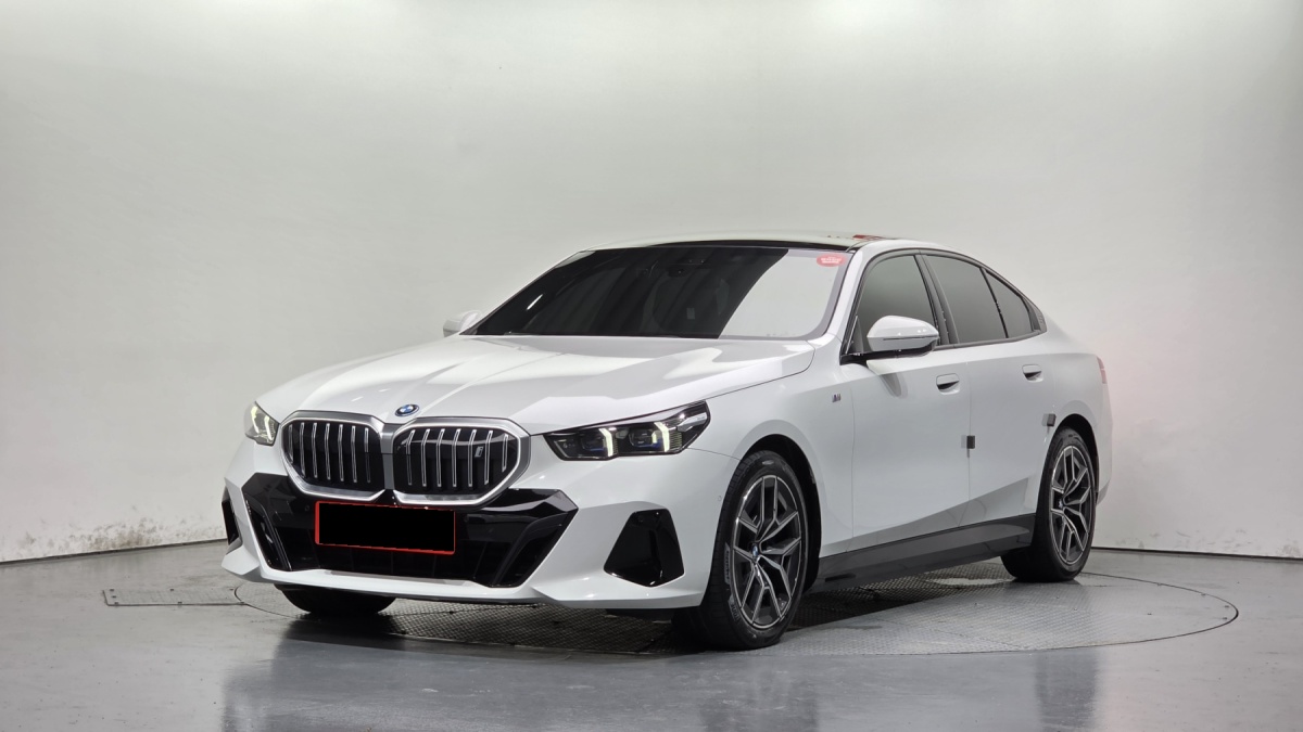 BMW i5, 2025 — купить в Костроме под ключ