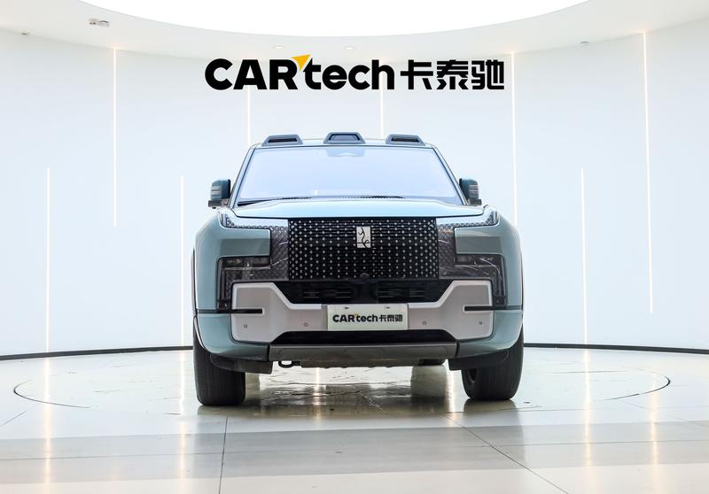 BYD Yangwang U8, 2023 — фото 2 из 12