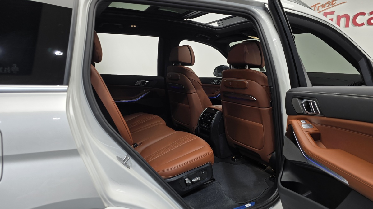 BMW X7, 2025 — фото 10 из 12