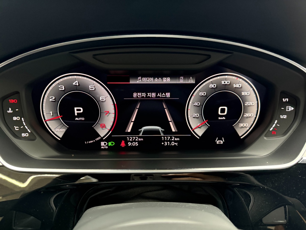 Audi A8, 2023 — фото 4 из 12