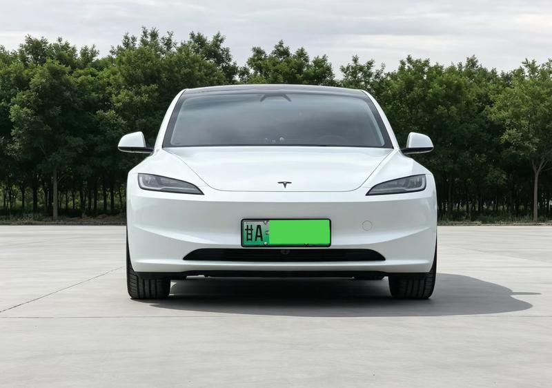 Tesla Model 3, 2026 — фото 2 из 10