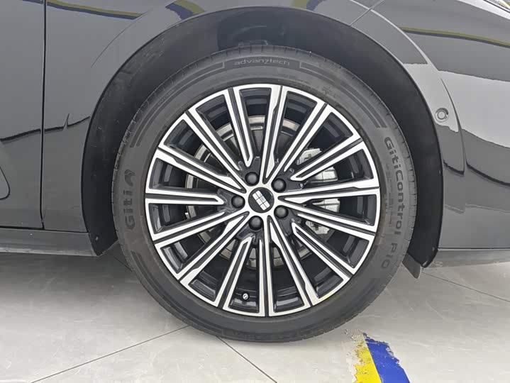 Geely Galaxy Starshine 8 EM-i, 2025 — фото 6 из 9