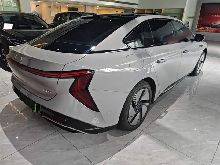 Hongqi EH7, 2025 — фото 7 из 9