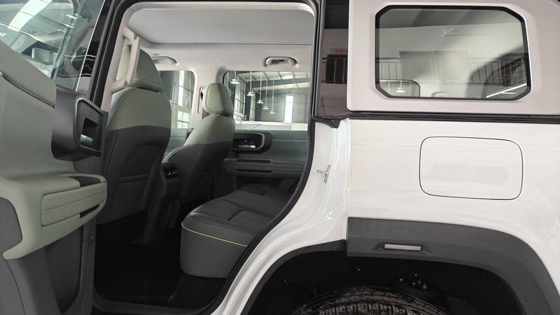 BAIC Beijing BJ40 Hybrid, 2025 — фото 8 из 11