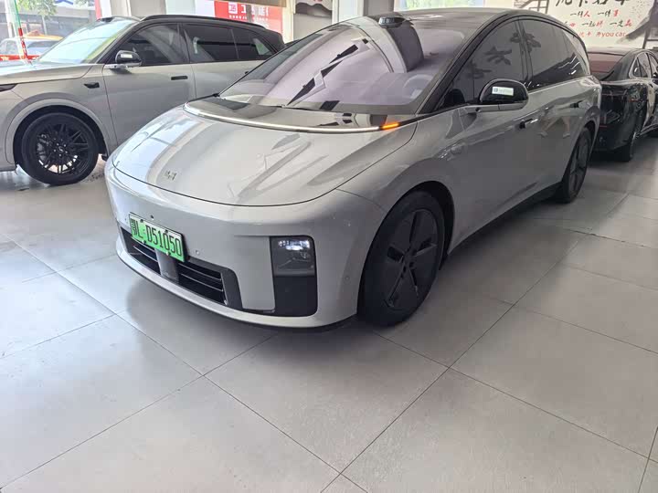 LiXiang i8, 2025 — купить в Казани под ключ