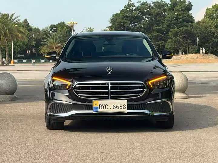 Mercedes-Benz E-Class, 2023 — фото 2 из 9