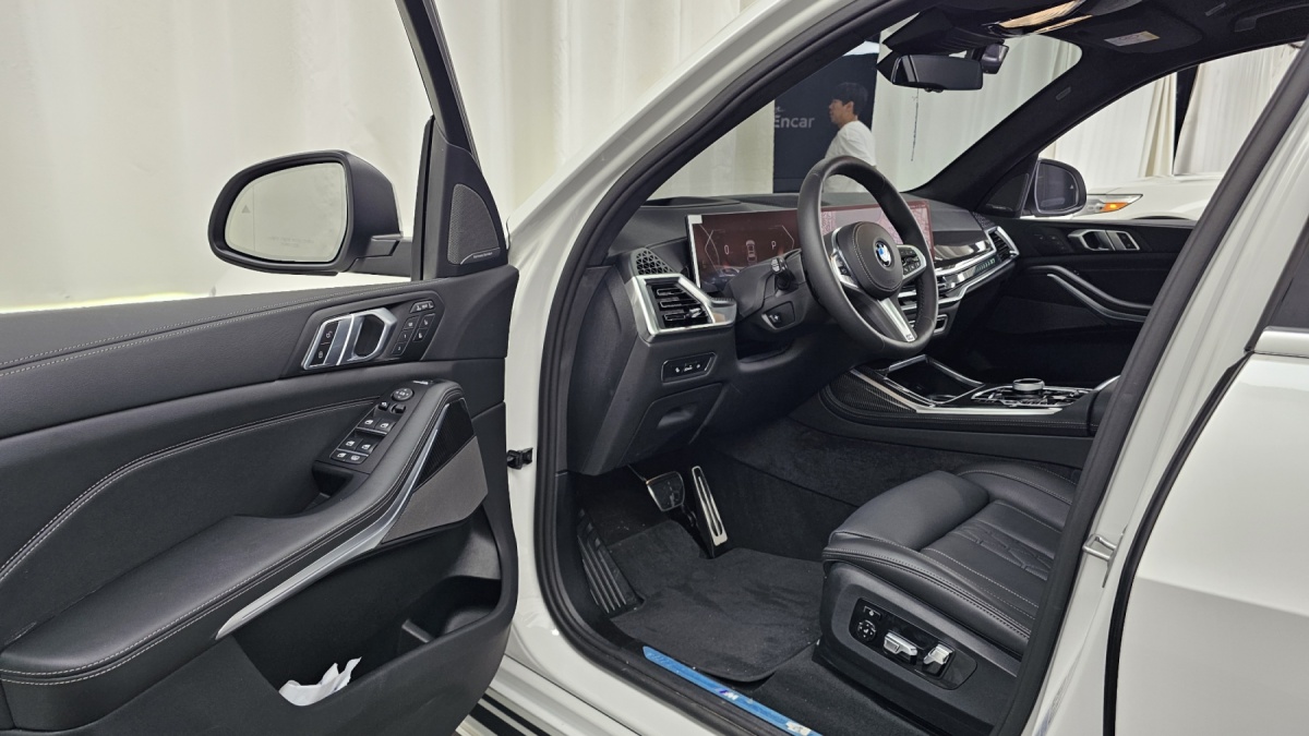BMW X7, 2025 — фото 9 из 12