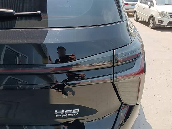 Hongqi HS3 Hybrid, 2025 — фото 8 из 9