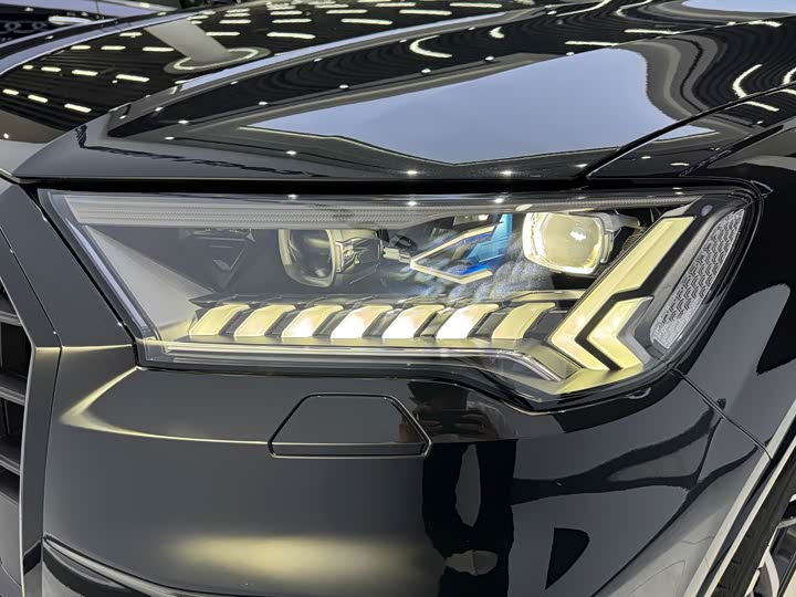Audi SQ7, 2023 — фото 8 из 9