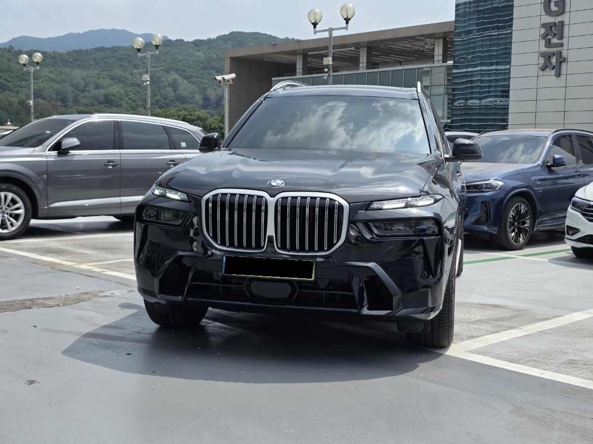BMW X7, 2025 — фото 3 из 12