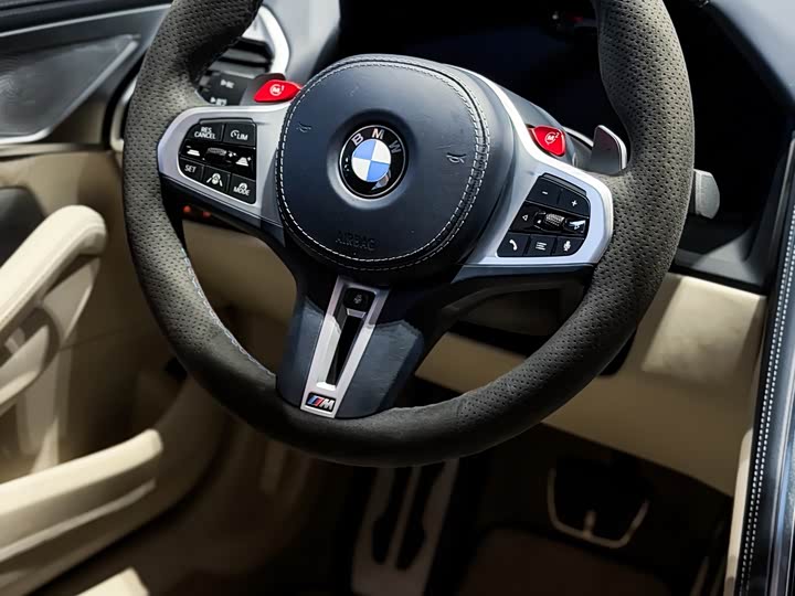 BMW M8, 2023 — фото 7 из 9