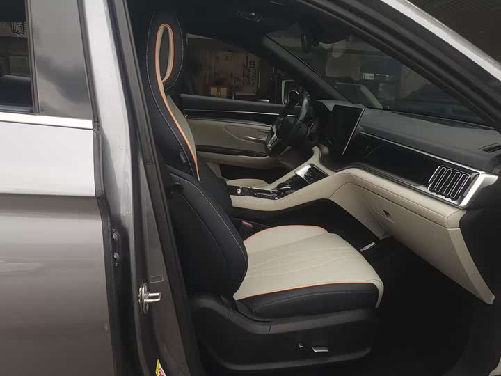 BYD Song Plus Hybrid/EV, 2022 — фото 4 из 9