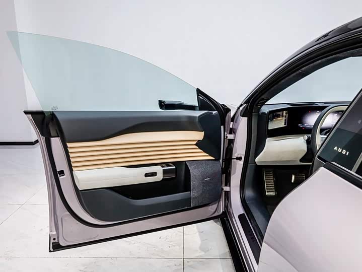 Audi × SAIC E5 Sportback, 2025 — фото 8 из 9
