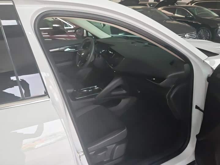 Buick Envision Plus, 2022 — фото 8 из 9