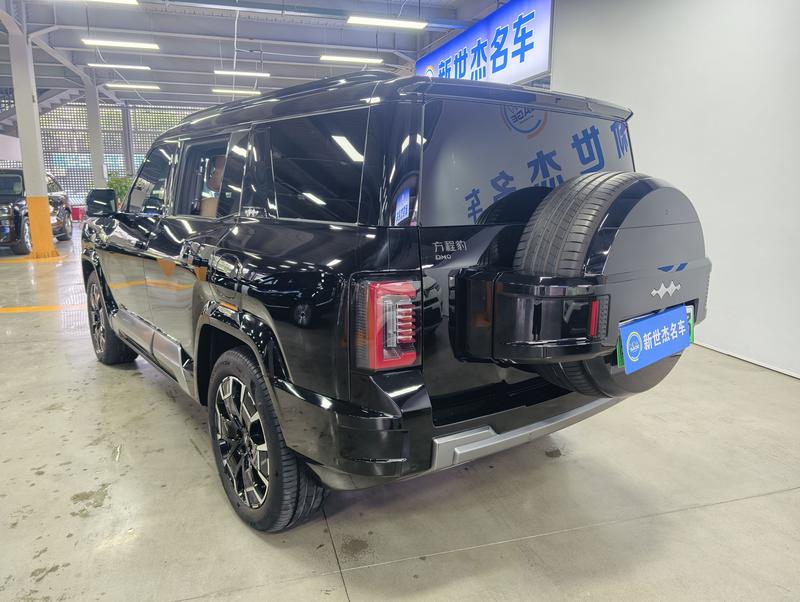 BYD FangChengBao Leopard 8, 2025 — фото 4 из 12