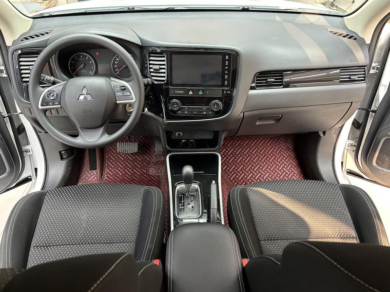 Mitsubishi Outlander, 2022 — фото 7 из 12