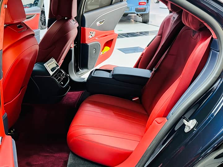 Bentley Flying Spur, 2022 — фото 7 из 9