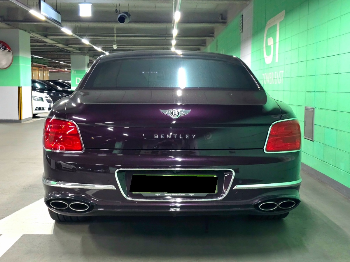 Bentley Flying Spur, 2024 — фото 5 из 12